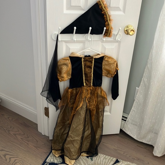Witch costume - Picture 1 of 5